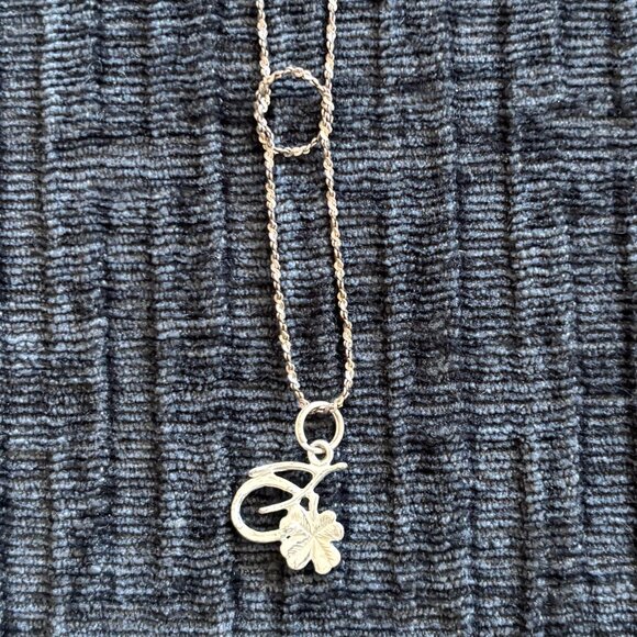 🍀 Good Luck Charm Necklace – Wishbone, Clover & Horseshoe Trio on Silver Chain ✨ - Picture 1 of 3